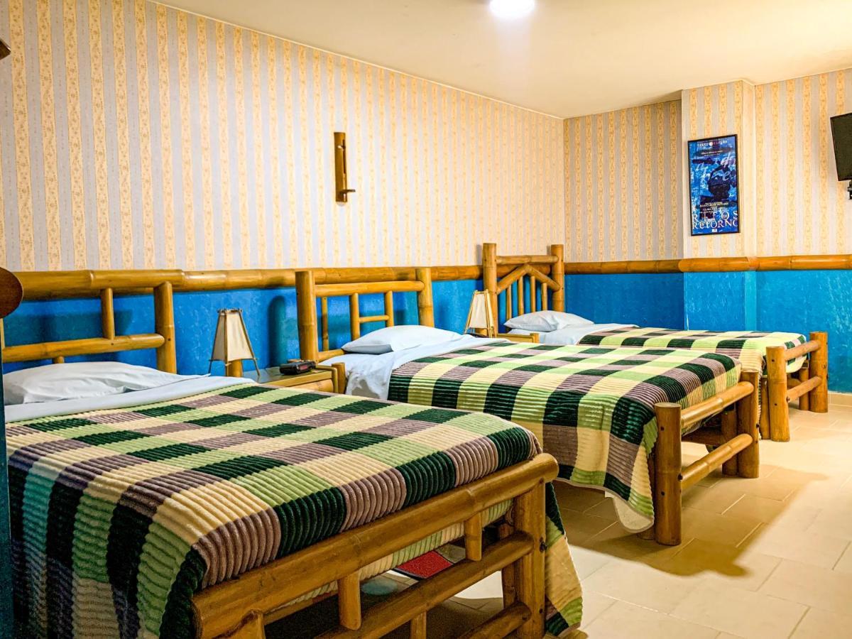 Hotel Casa Yaripa Манисалес Екстериор снимка